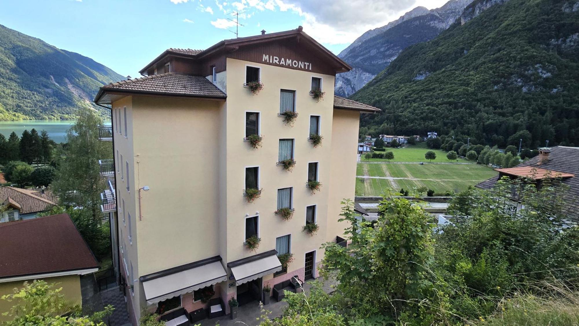 Hotel Miramonti モルヴェーノ エクステリア 写真